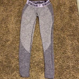 Gym shark leggings